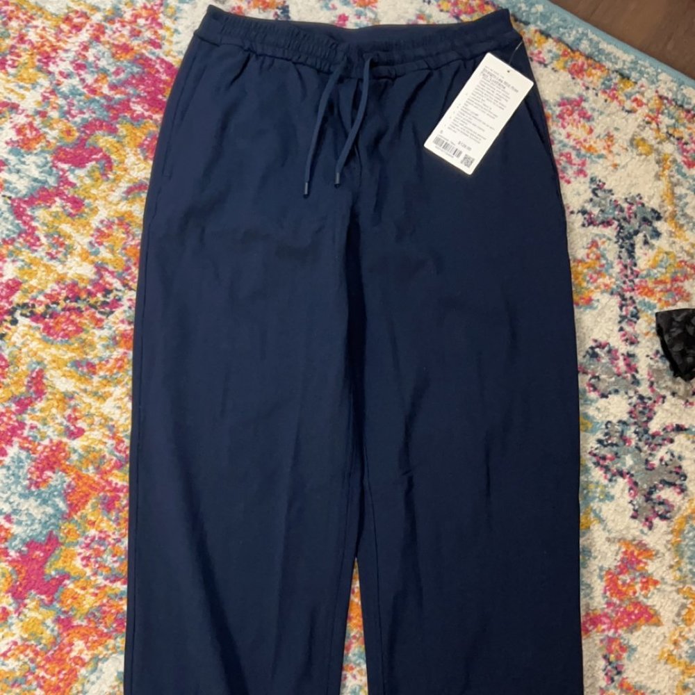 Lululemon Straight Leg Mid-Rise Pant Luxstreme